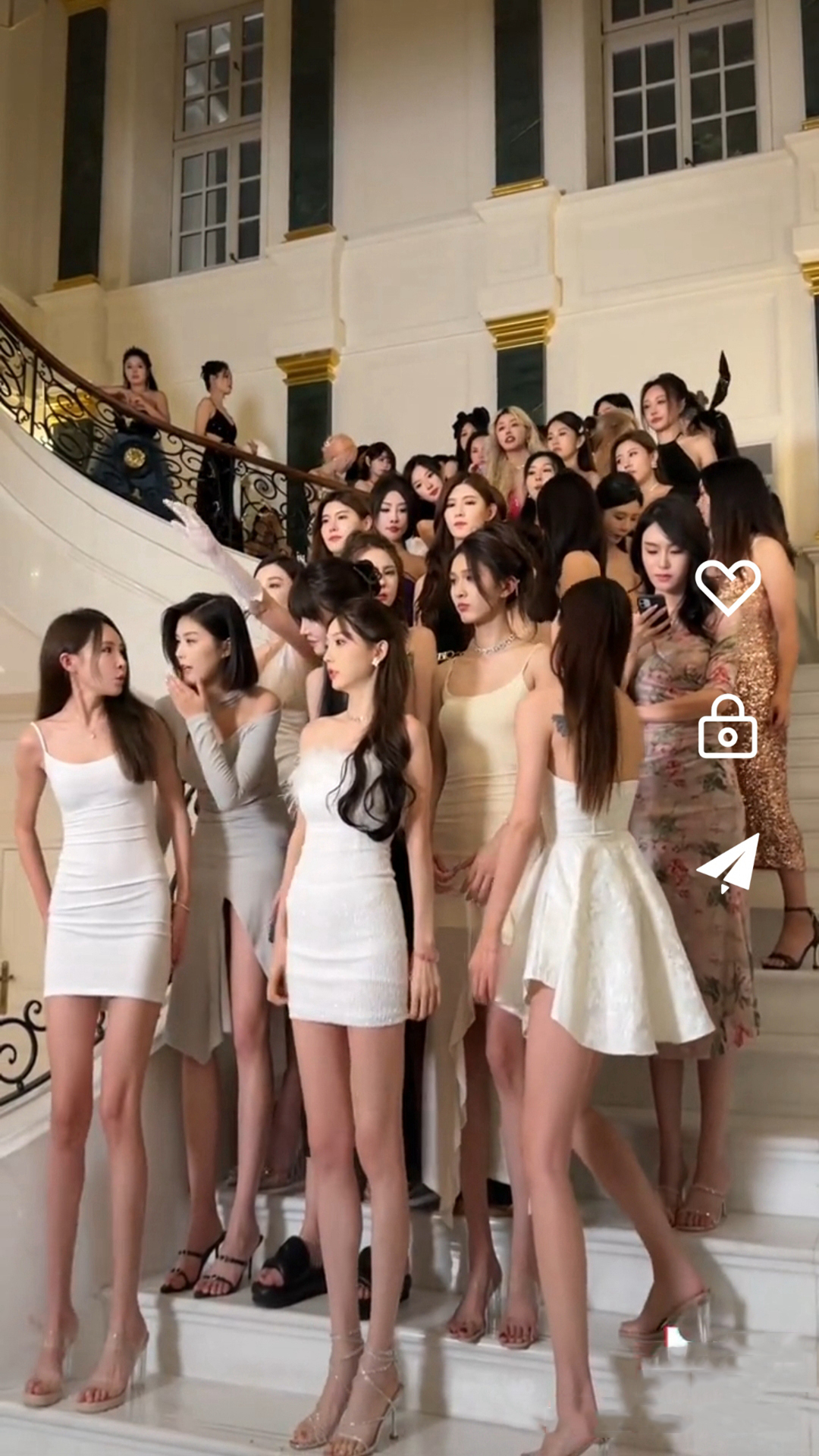 丝袜高跟踩踏小鸡鸡吐奶截图